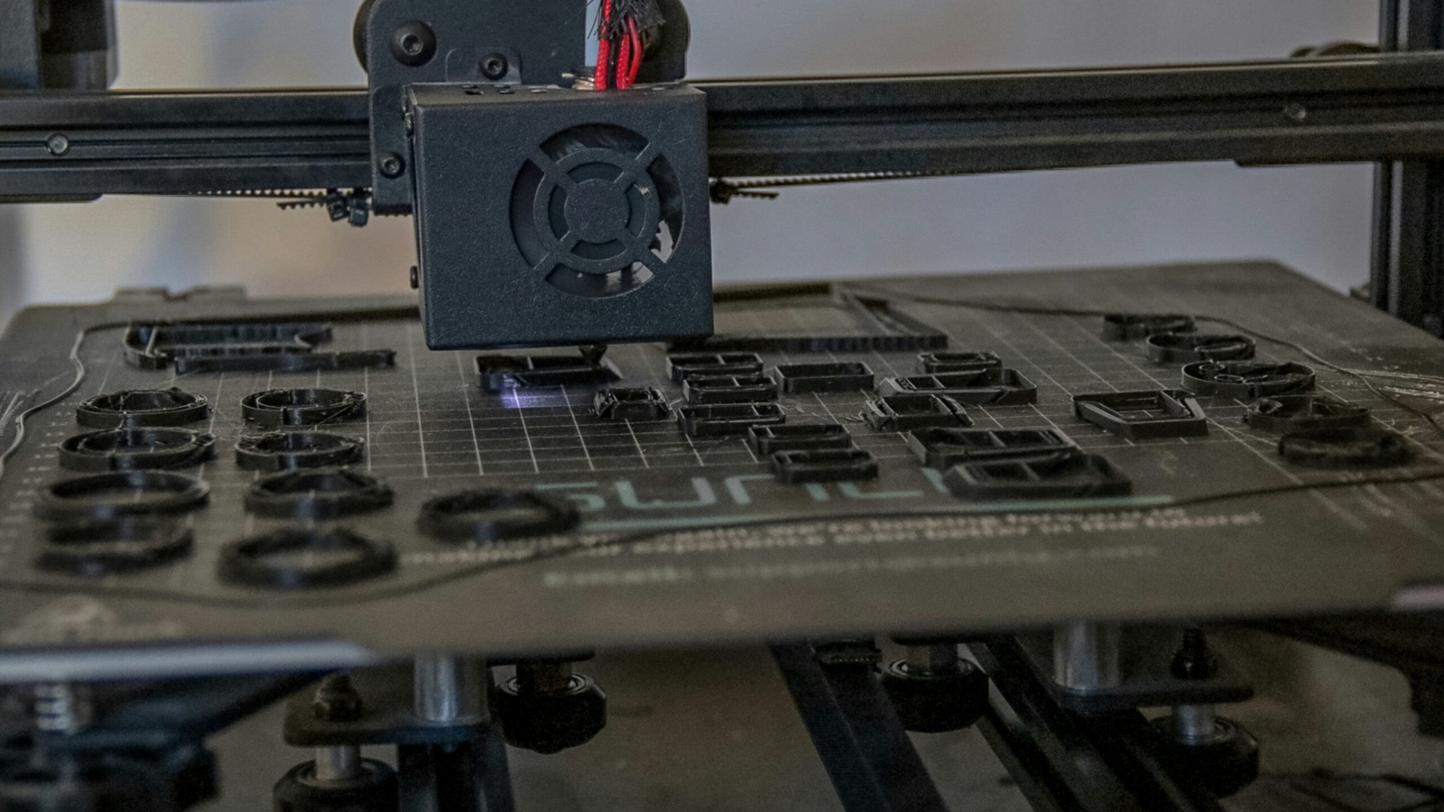 caroline-eymond-laritaz--PgJiJQeQGM-unsplash